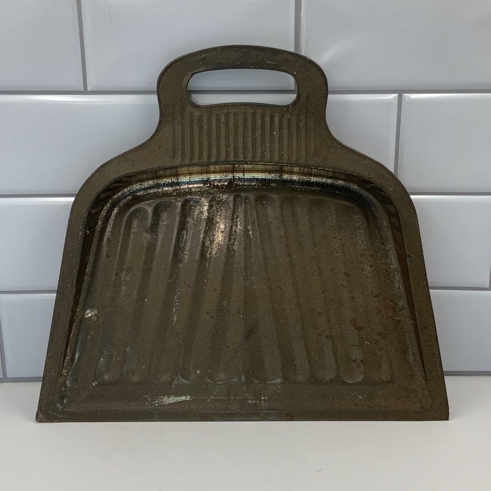 Vintage‎ Metal Dustpan Rustic Industrial Tin Handheld Cleaning Tool Farmhouse